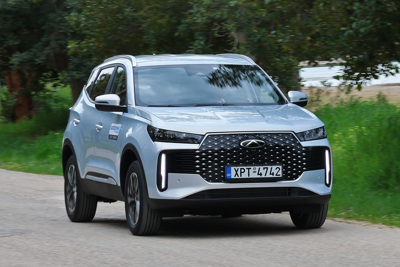 Διαπρέπει το Chery Tiggo 4 Hybrid σε τιμή, κατανάλωση & εγγύηση