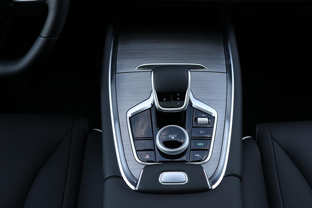https://autogreeknews.gr/wp-content/uploads/2026/03/Chery-Tiggo-7-PHEV-interior-3.jpg