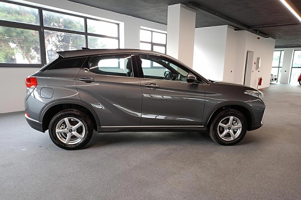 Με 17.990 ευρώ παίρνεις νέο SUV αυτόματο 4,4 μέτρων