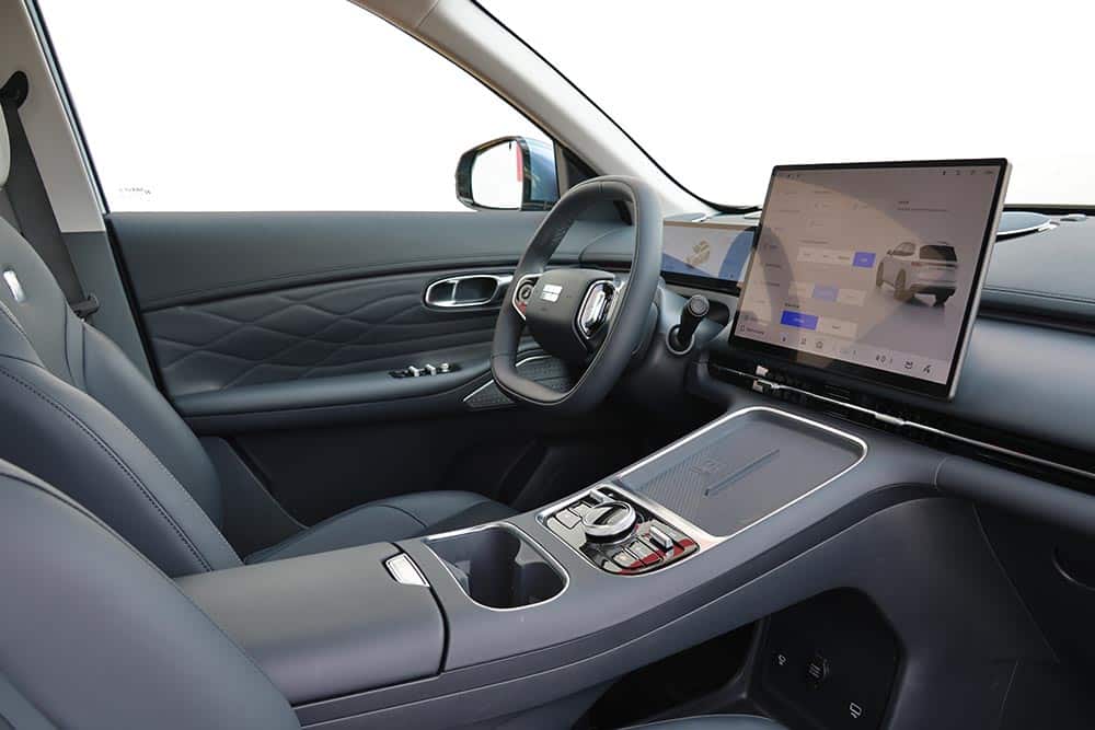 https://autogreeknews.gr/wp-content/uploads/2026/03/Geely-Starray-EM-i-interior-14.jpg