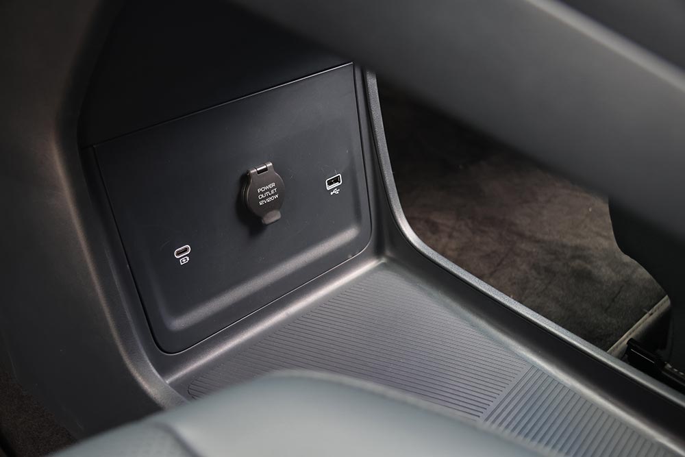 https://autogreeknews.gr/wp-content/uploads/2026/03/Geely-Starray-EM-i-interior-17.jpg