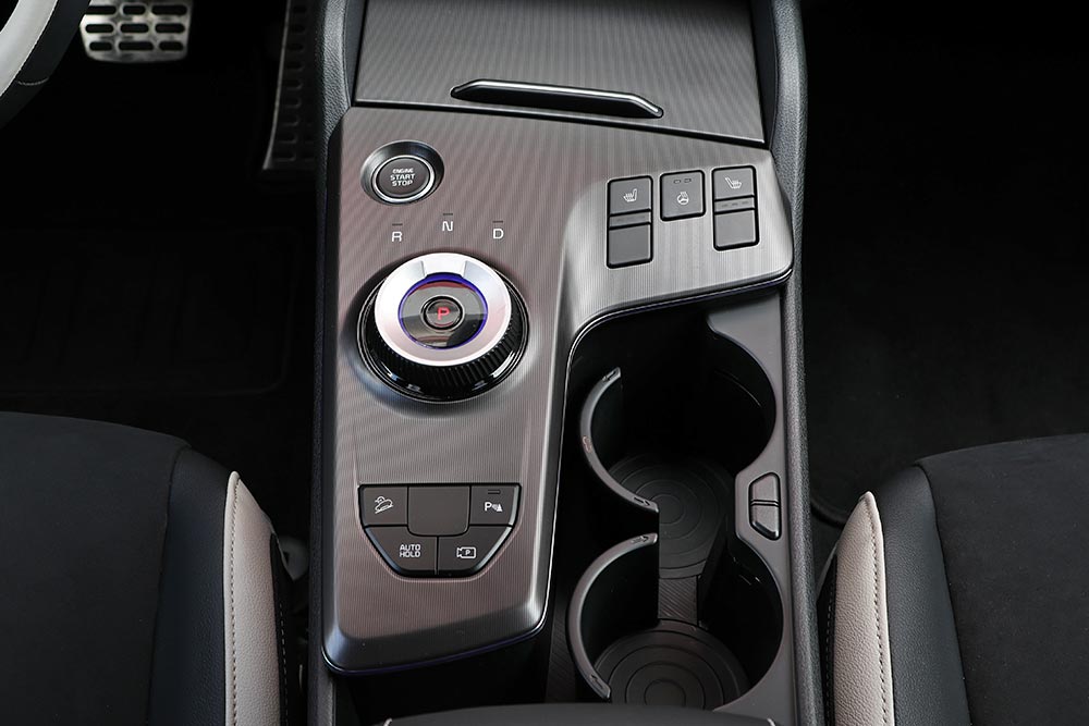 https://autogreeknews.gr/wp-content/uploads/2026/03/Kia-Sportage-MY26-interior-3.jpg