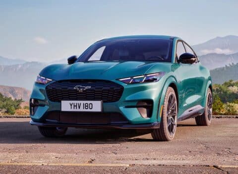 Αναβαθμίσεις και νέα έκδοση για τη Ford Mustang Mach-E