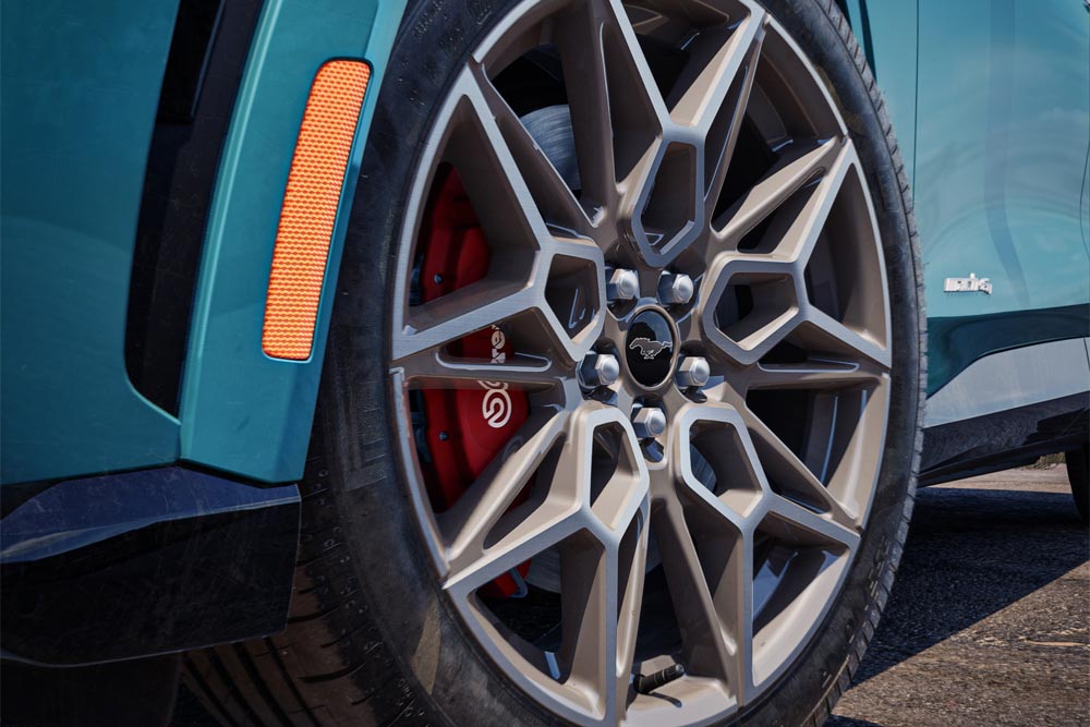https://autogreeknews.gr/wp-content/uploads/2026/03/MUSTANG_MACH_E_GT_ADRIATIC_BLUE_GREEN_2.jpg