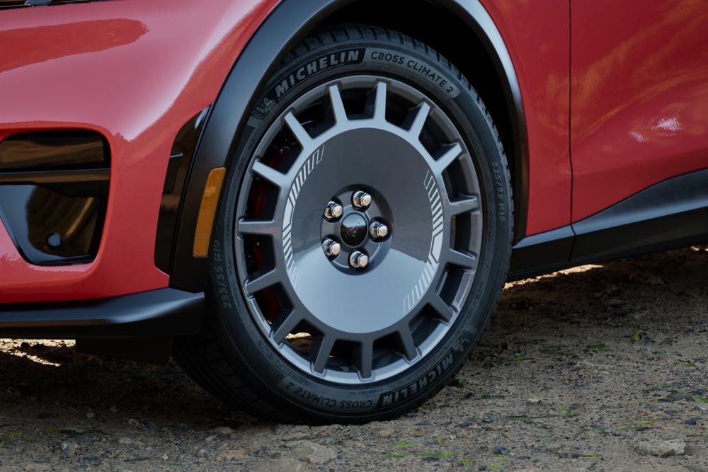 https://autogreeknews.gr/wp-content/uploads/2026/03/MUSTANG_MACH_E_RALLY_RACE_RED_5.jpg