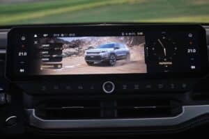 NewJeepCompass_int_0073 (1)