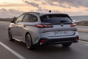 PEUGEOT308SWGTHYBRIDArtenseSilber