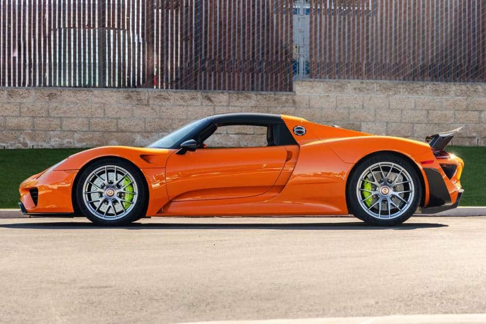 https://autogreeknews.gr/wp-content/uploads/2026/03/Porsche_918_Spyder_Weissach_2015_auction-5.jpg