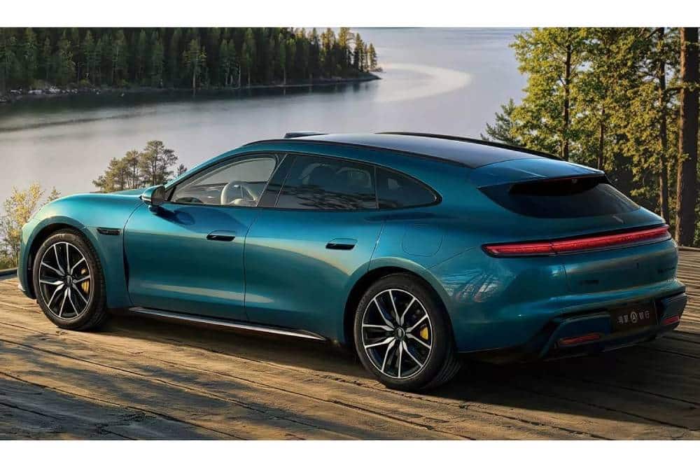 https://autogreeknews.gr/wp-content/uploads/2026/03/SAIC-Z7-China-11.jpg