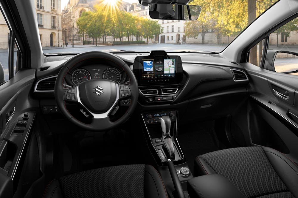 https://autogreeknews.gr/wp-content/uploads/2026/03/SUZUKI-S-CROSS-Special-Edition-interior.jpg
