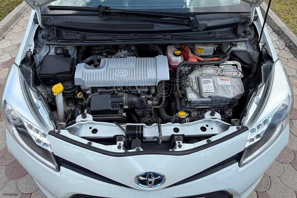 https://autogreeknews.gr/wp-content/uploads/2026/03/Toyota-Yaris-Hybrid-2014-6.jpg