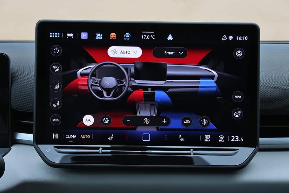 https://autogreeknews.gr/wp-content/uploads/2026/03/VW-T-Roc-2026-interior-11.jpg