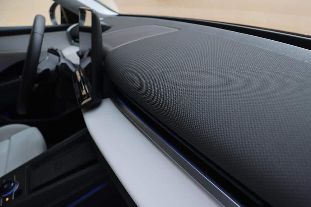 https://autogreeknews.gr/wp-content/uploads/2026/03/VW-T-Roc-2026-interior-26.jpg