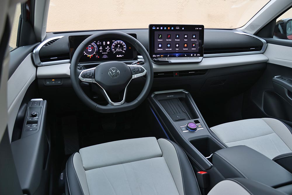 https://autogreeknews.gr/wp-content/uploads/2026/03/VW-T-Roc-2026-interior-3.jpg