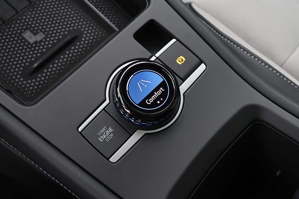 https://autogreeknews.gr/wp-content/uploads/2026/03/VW-T-Roc-2026-interior-4.jpg