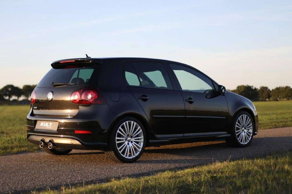 https://autogreeknews.gr/wp-content/uploads/2026/03/VW_Golf_V_R32_2006_for_sale-12.jpg