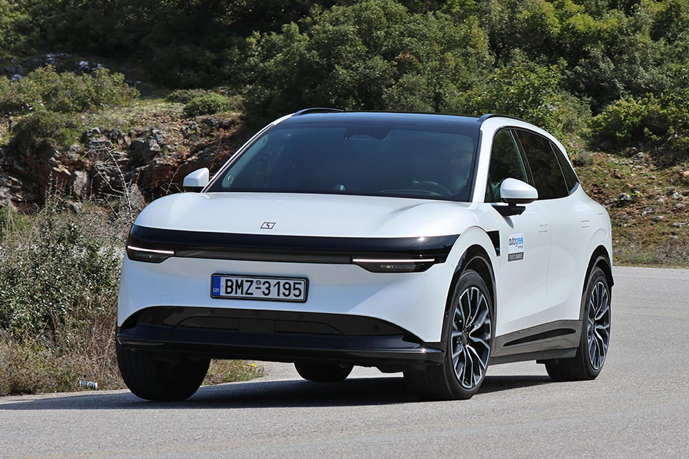 https://autogreeknews.gr/wp-content/uploads/2026/03/Zeekr-7X-15.jpg