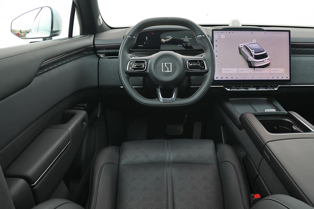 https://autogreeknews.gr/wp-content/uploads/2026/03/Zeekr-7X-interior-2.jpg