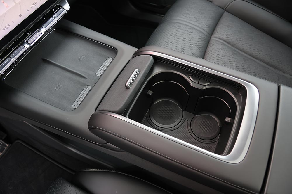 https://autogreeknews.gr/wp-content/uploads/2026/03/Zeekr-7X-interior-4.jpg