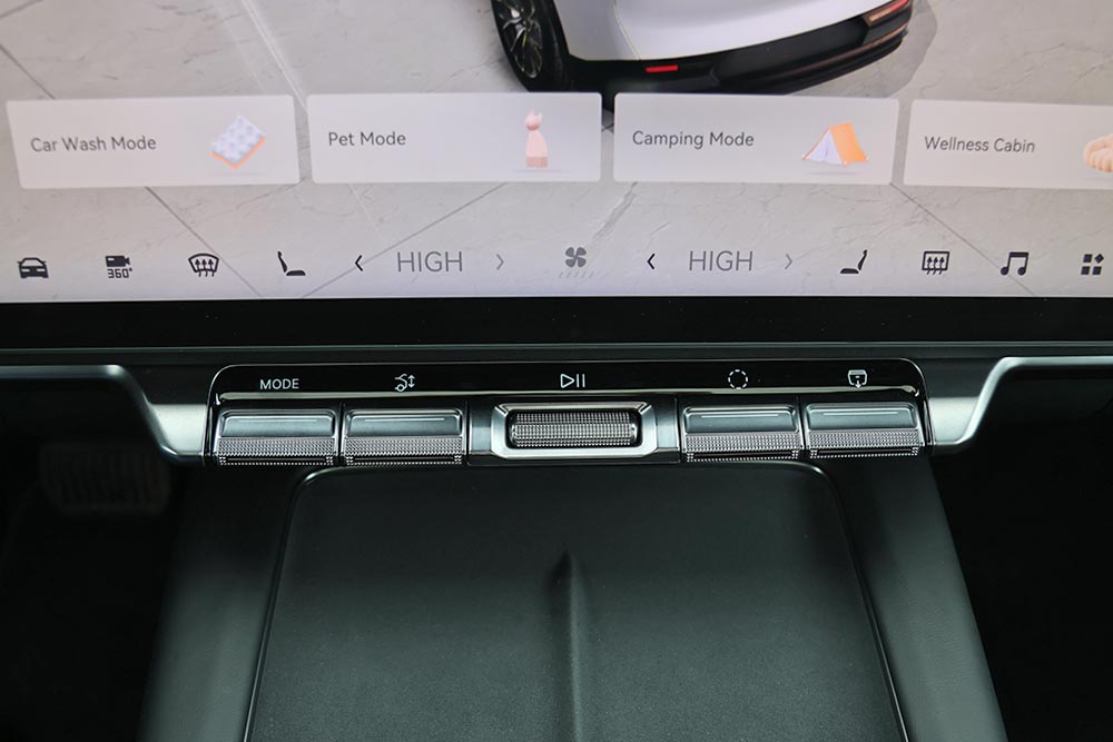 https://autogreeknews.gr/wp-content/uploads/2026/03/Zeekr-7X-interior-7.jpg