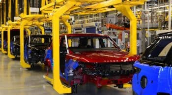 Δεν έχουν σταματημό τα προβλήματα στη Land Rover