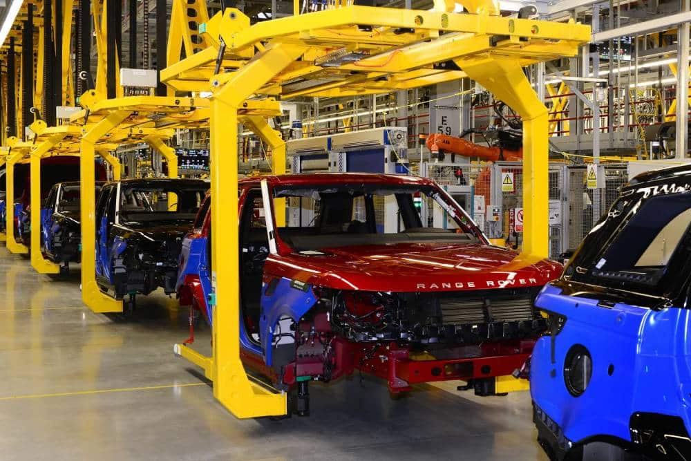 Δεν έχουν σταματημό τα προβλήματα στη Land Rover