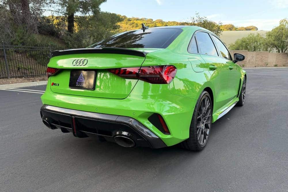https://autogreeknews.gr/wp-content/uploads/2026/03/aerosmiths-drummer-audi-rs-3-sedan-9.jpg