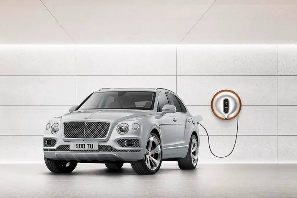 https://autogreeknews.gr/wp-content/uploads/2026/03/bentley-phev.jpg
