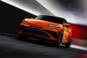 Το καταιγιστικό γκάζι του νέου Genesis GV60 Magma (+video)