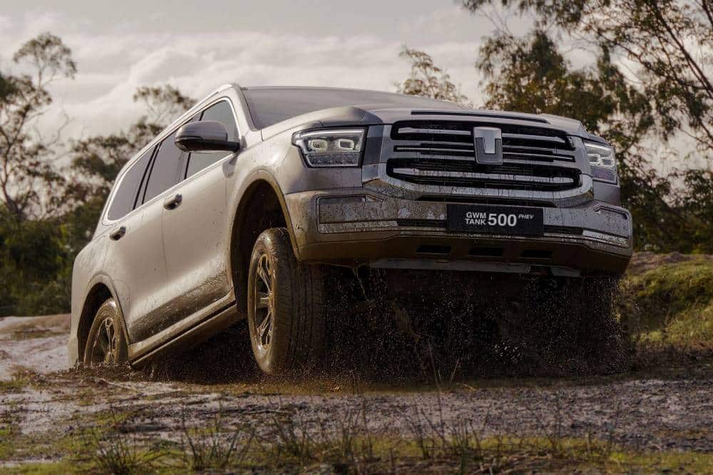 Το κινεζικό Tank PHEV που κάνει πλάκα στο Land Cruiser (+video)