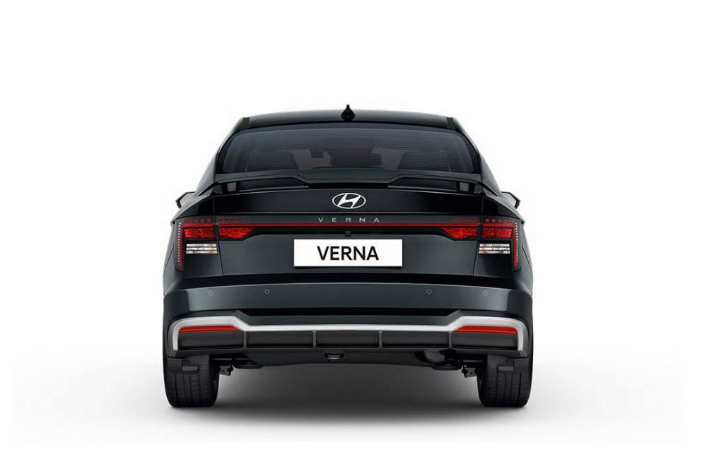 https://autogreeknews.gr/wp-content/uploads/2026/03/hyundai-verna-06.jpg