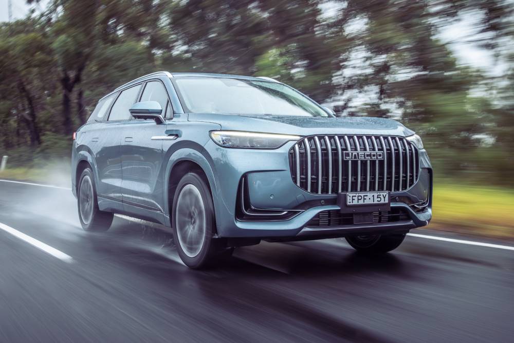 Νέο 7θέσιο PHEV Jaecoo 8 επιβάλλεται με την παρουσία του