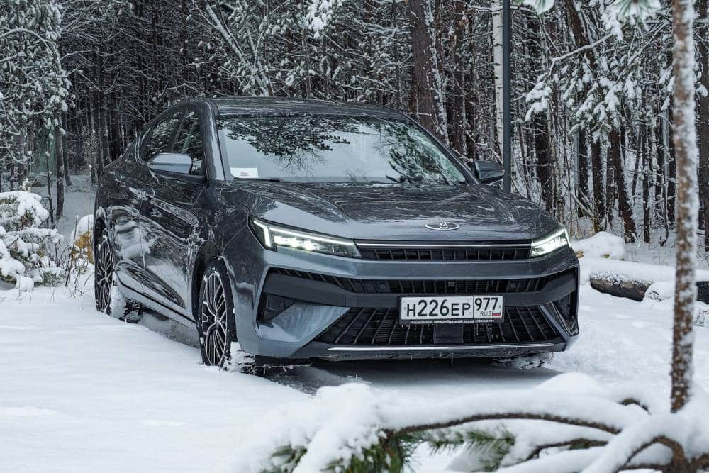 Νέα «κούρσα» Moskvich 6 ανεβάζει τη θερμοκρασία