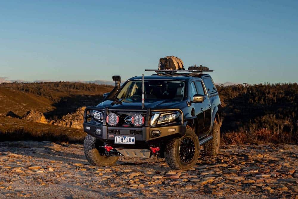 https://autogreeknews.gr/wp-content/uploads/2026/03/nissan-navara-arb-02.jpg
