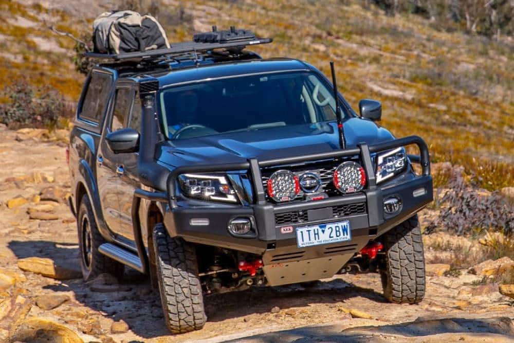 https://autogreeknews.gr/wp-content/uploads/2026/03/nissan-navara-arb-04.jpg
