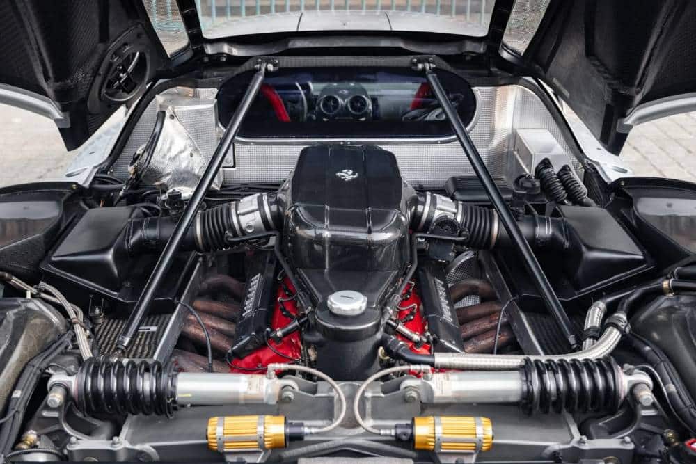 https://autogreeknews.gr/wp-content/uploads/2026/03/silver-ferrari-enzo-auction.jpg