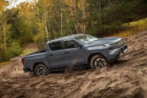 «Φαρμακείο» το ηλεκτρικό Toyota Hilux σε σχέση με το ντίζελ