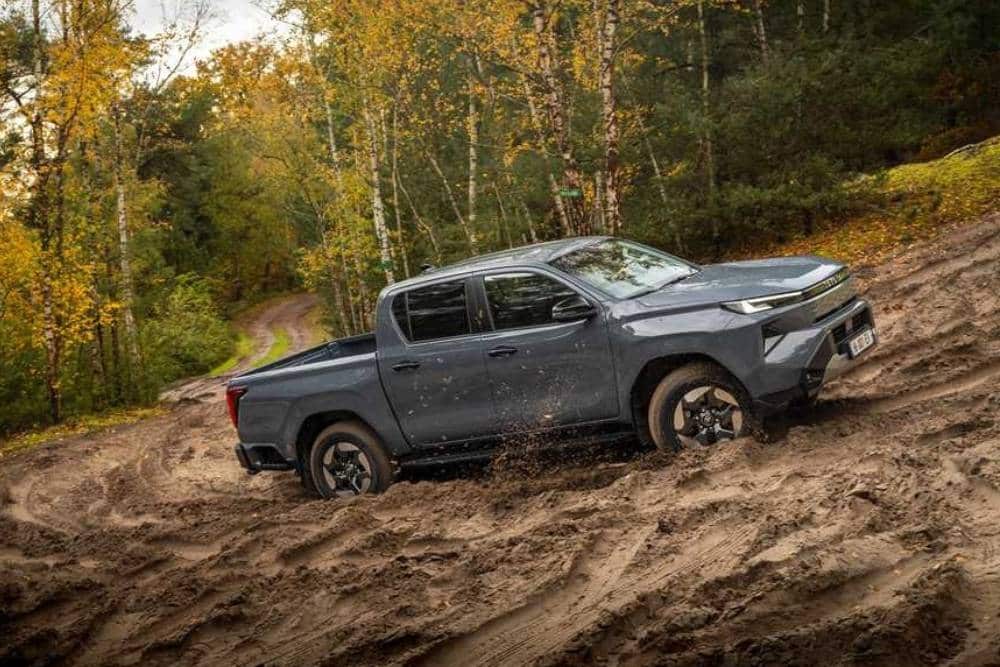 «Φαρμακείο» το ηλεκτρικό Toyota Hilux σε σχέση με το ντίζελ