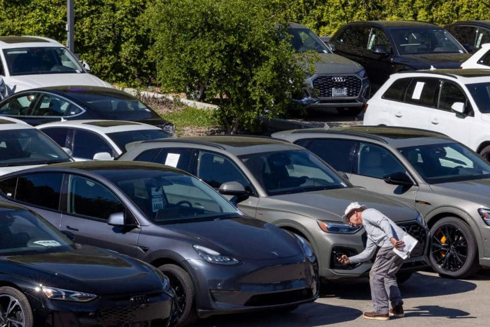 Τα μεταχειρισμένα ηλεκτρικά «φεύγουν» ταχύτερα από τα βενζίνης