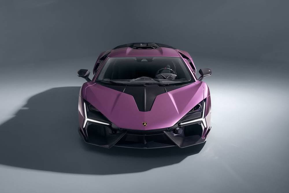 https://autogreeknews.gr/wp-content/uploads/2026/03/viola-lamborghini-revuelto-novitec-6.jpg