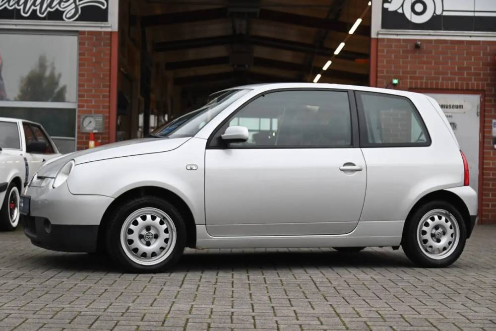 https://autogreeknews.gr/wp-content/uploads/2026/03/vw-lupo-3l-for-sale-9.jpg
