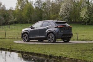 1920_2026_yariscross_stormgrey_static_01 (1)