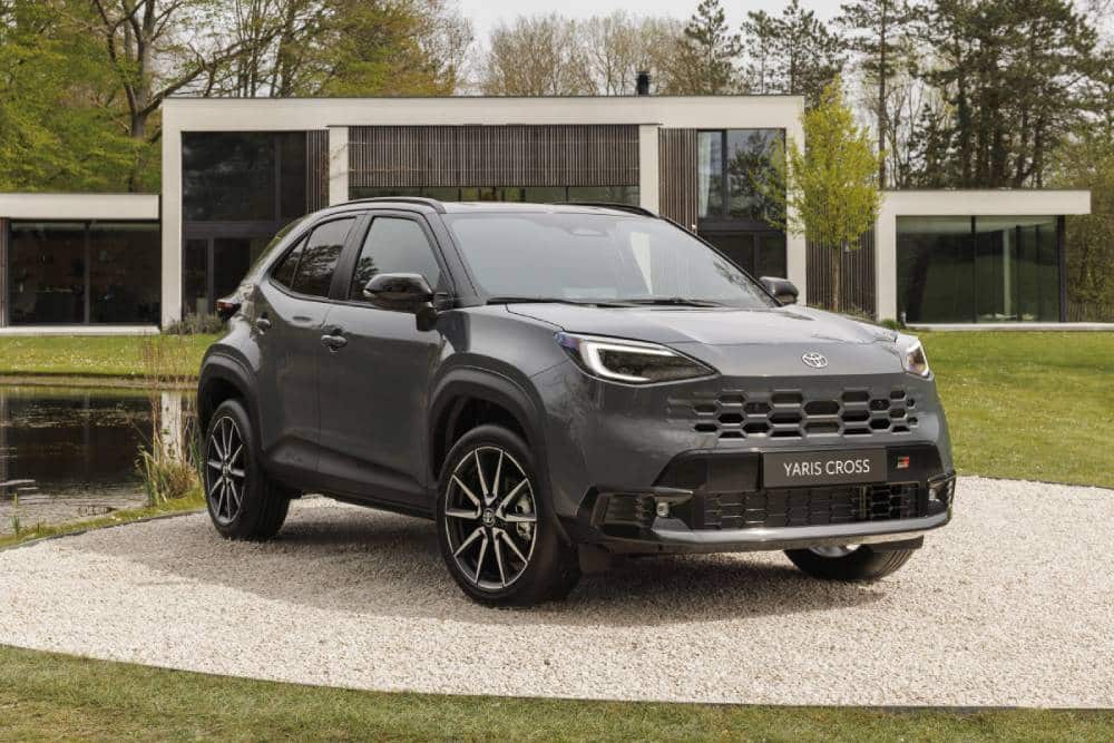 https://autogreeknews.gr/wp-content/uploads/2026/04/1920_2026_yariscross_stormgrey_static_03-1.jpg