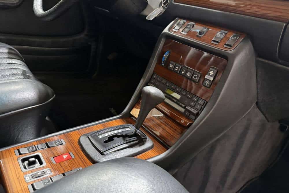 https://autogreeknews.gr/wp-content/uploads/2026/04/1985_mercedes-benz_300d-turbo_IMG_3123-75939-scale.jpg