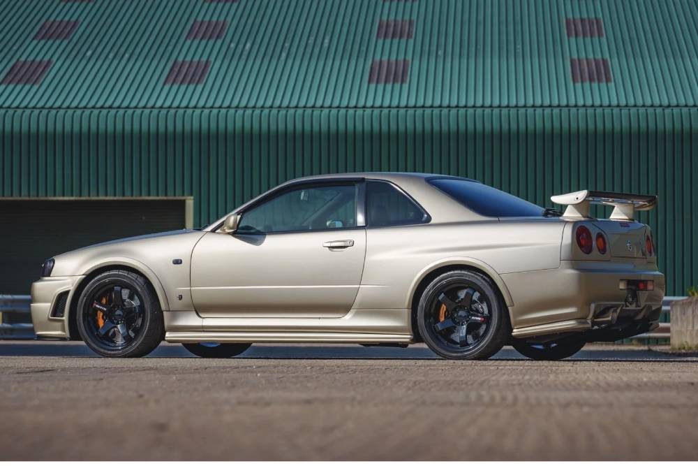 https://autogreeknews.gr/wp-content/uploads/2026/04/2001-nissan-skyline-gt-r-m-spec-1.jpg