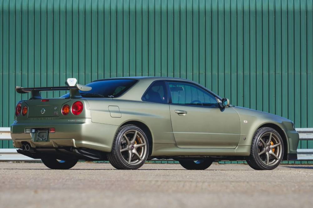https://autogreeknews.gr/wp-content/uploads/2026/04/2002-nissan-skyline-gt-r-v-spec-ii-nur-1.jpg