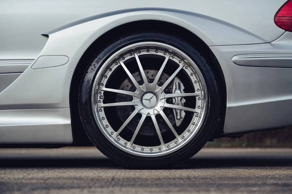 https://autogreeknews.gr/wp-content/uploads/2026/04/2006-Mercedes-CLK-DTM-AMG-Cabriolet-20-2048x1362-1.jpg