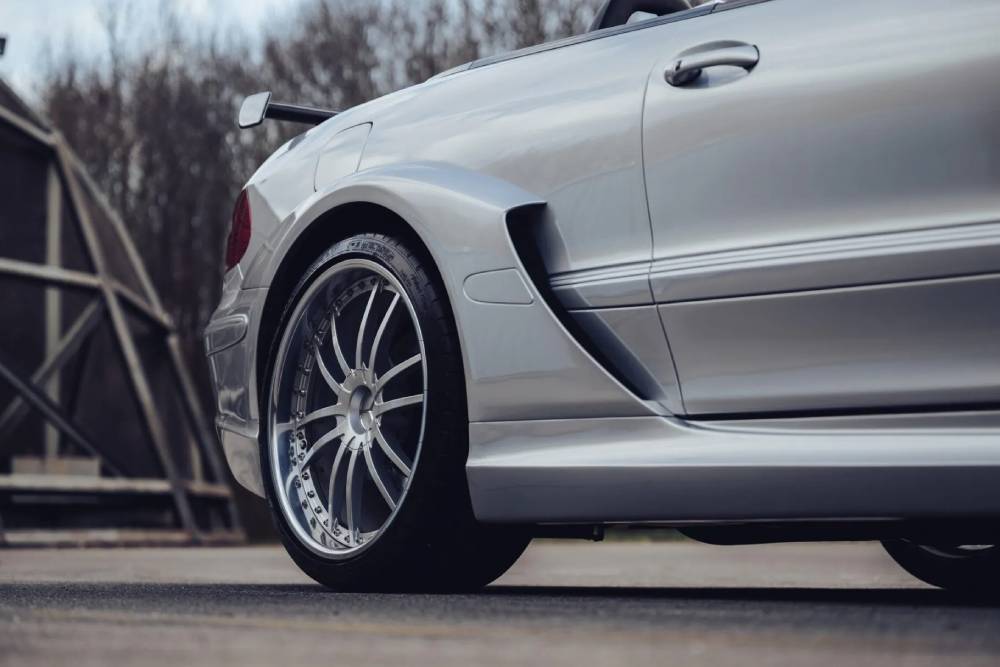 https://autogreeknews.gr/wp-content/uploads/2026/04/2006-Mercedes-CLK-DTM-AMG-Cabriolet-22-2048x1362-1.jpg