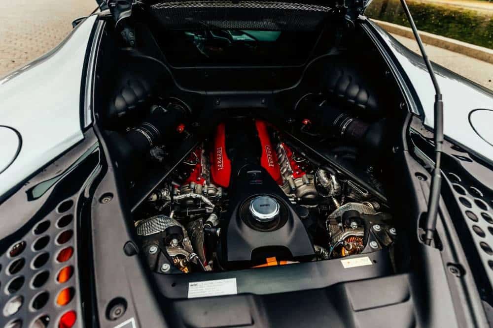 https://autogreeknews.gr/wp-content/uploads/2026/04/2022-ferrari-sf90-stradale-10.jpg