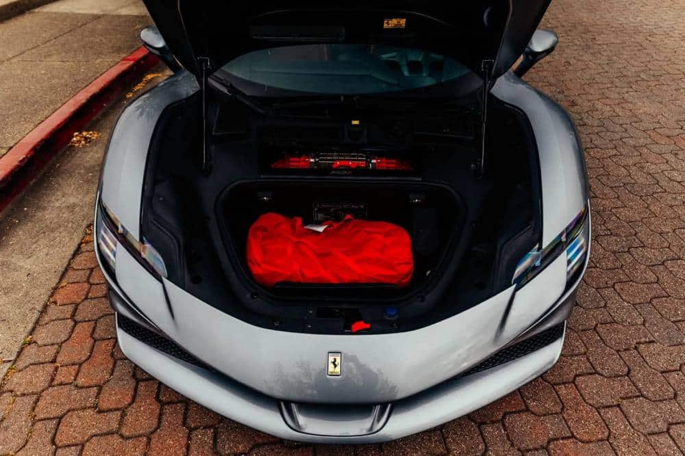 https://autogreeknews.gr/wp-content/uploads/2026/04/2022-ferrari-sf90-stradale-11.jpg